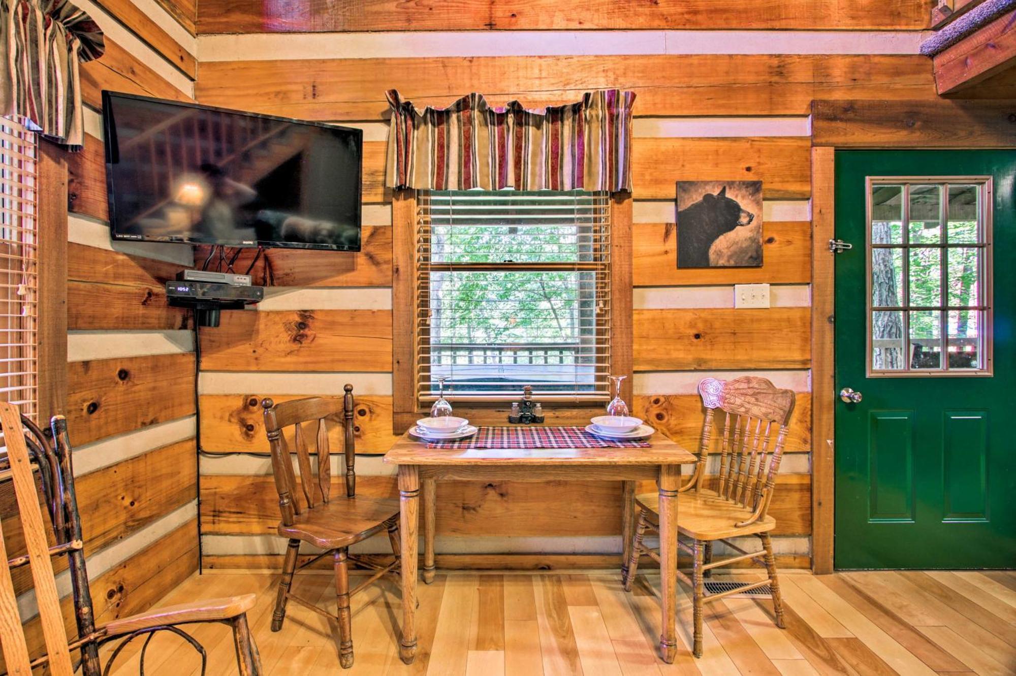 Secluded Forest Cabin, 4 Mi To Downtown 蓋特林堡 外观 照片