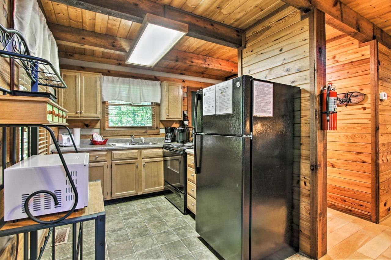 Secluded Forest Cabin, 4 Mi To Downtown Gatlinburg别墅 外观 照片