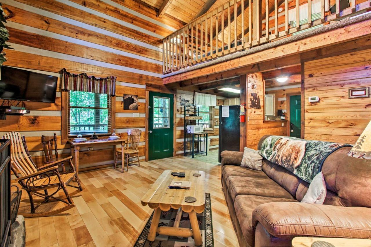 Secluded Forest Cabin, 4 Mi To Downtown 蓋特林堡 外观 照片
