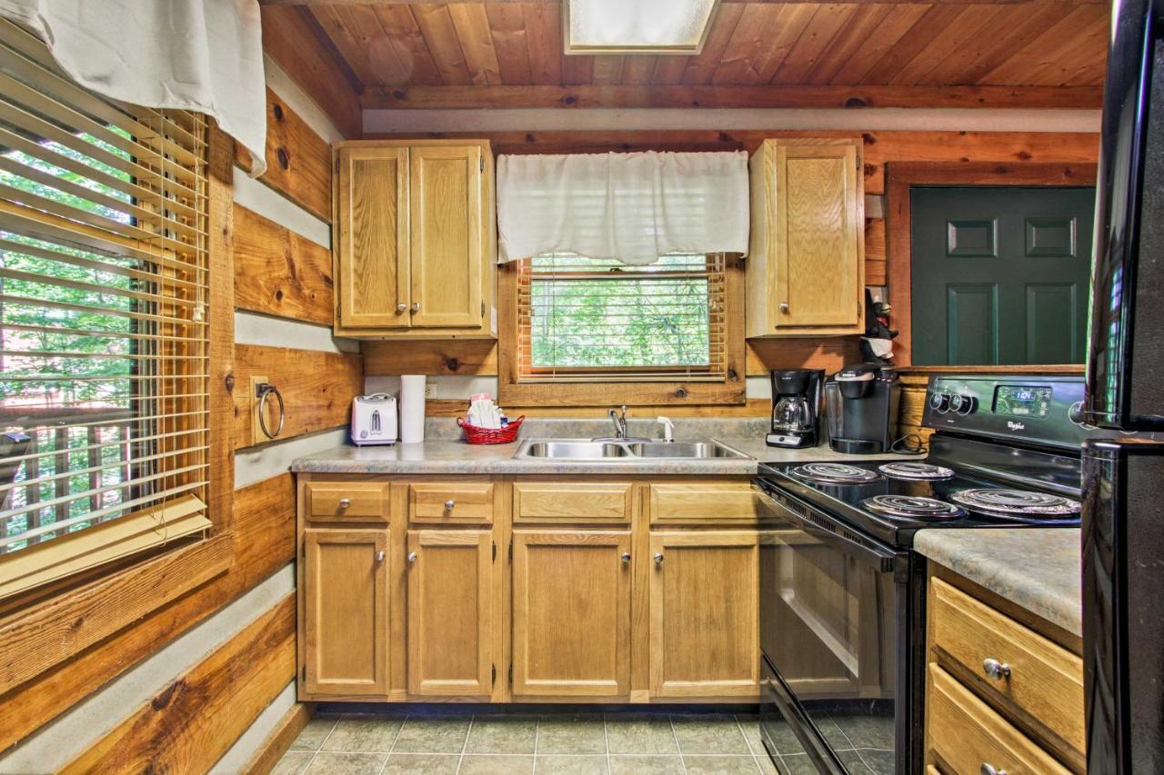Secluded Forest Cabin, 4 Mi To Downtown 蓋特林堡 外观 照片